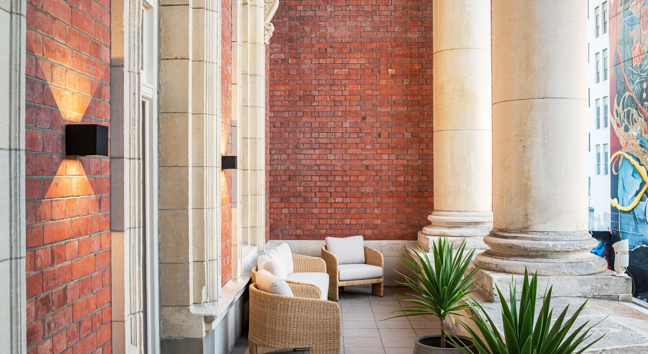 <img alt="" src="/images/s/i/t/e/-/site-architecture-suite-17-ogb-interior-architecture3-3eb18736.webp?description" width="2560" height="1707" />